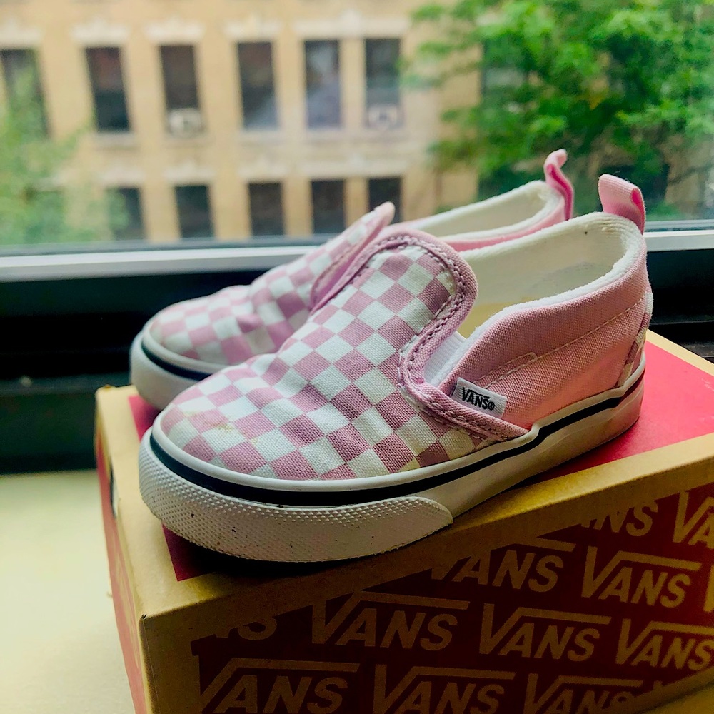 Sz 7 Pink Checkered Baby Vans.
